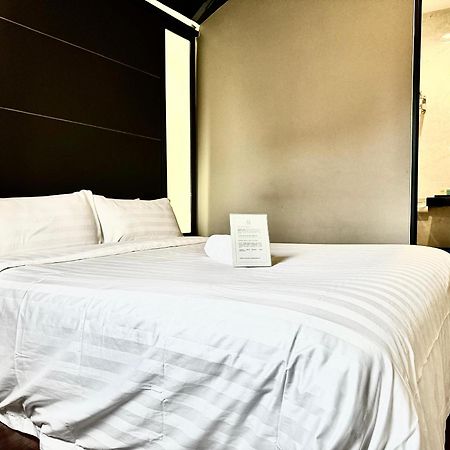 Hotel Zamburger Legenda Johor Bahru Buitenkant foto