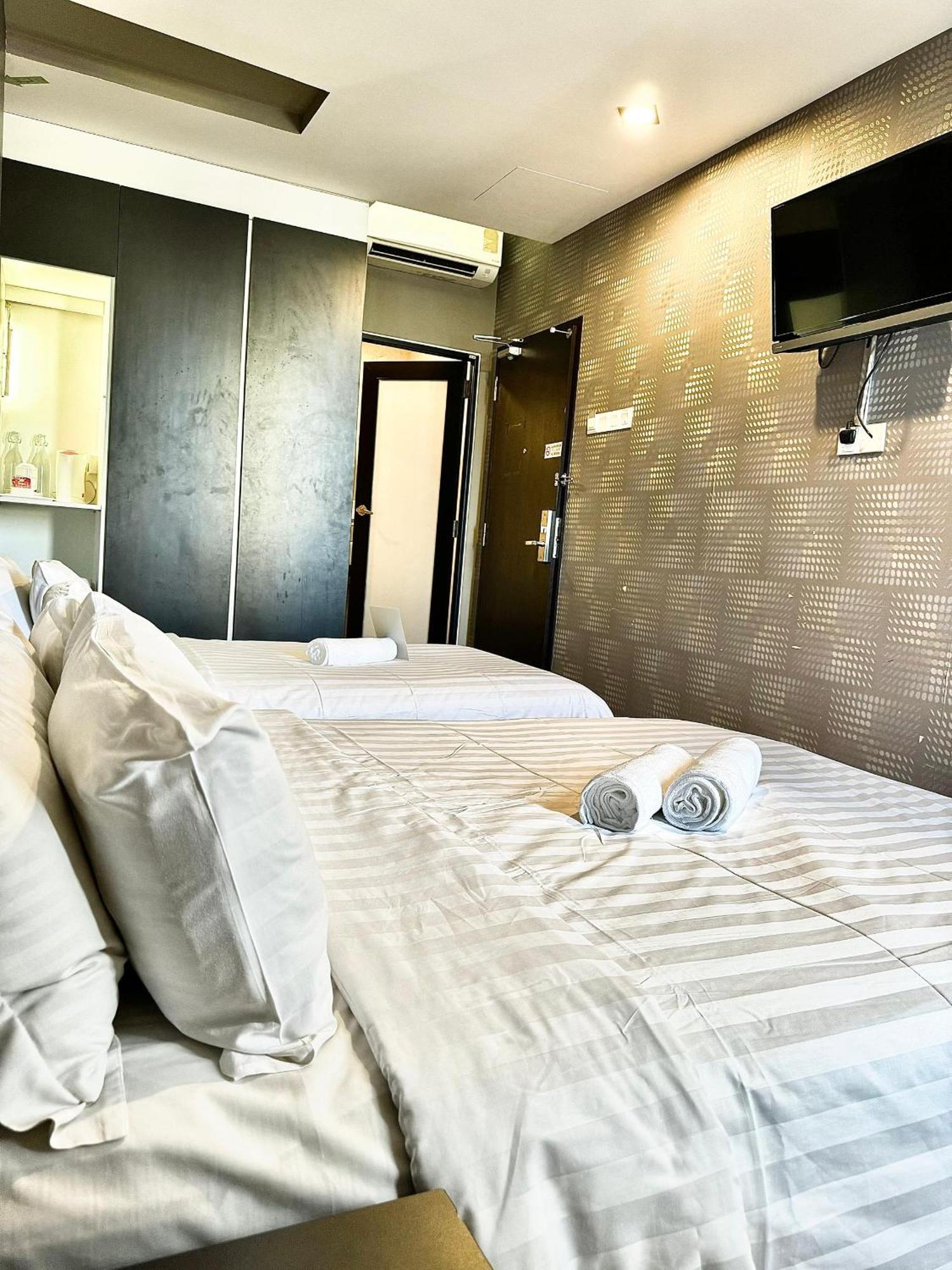 Hotel Zamburger Legenda Johor Bahru Buitenkant foto