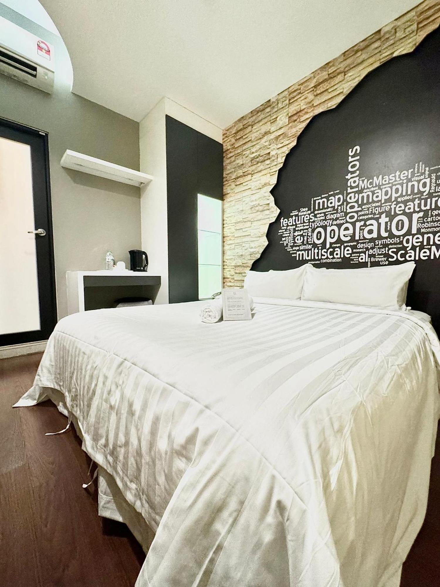 Hotel Zamburger Legenda Johor Bahru Buitenkant foto
