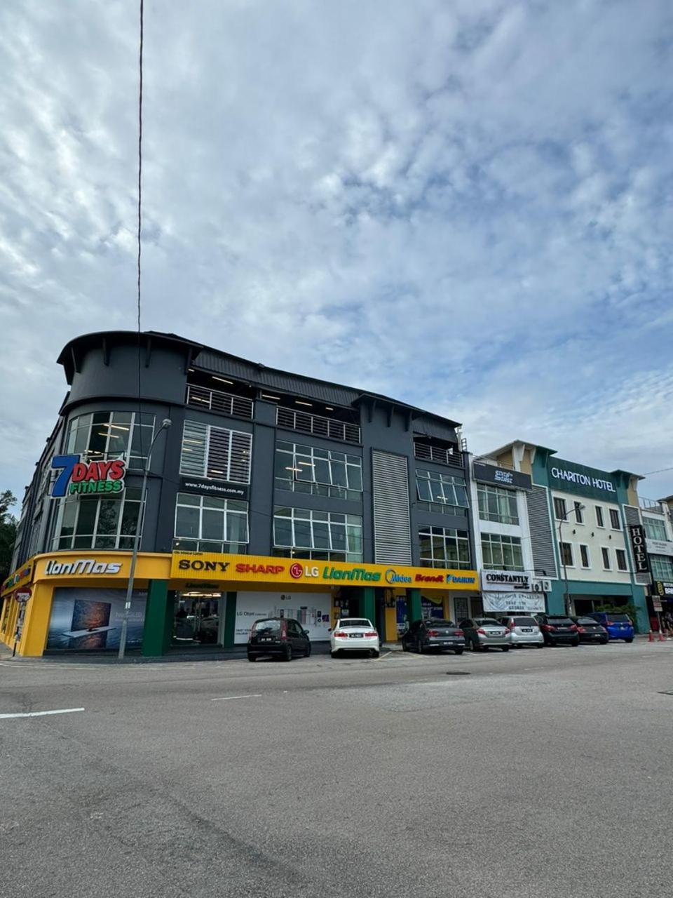 Hotel Zamburger Legenda Johor Bahru Buitenkant foto