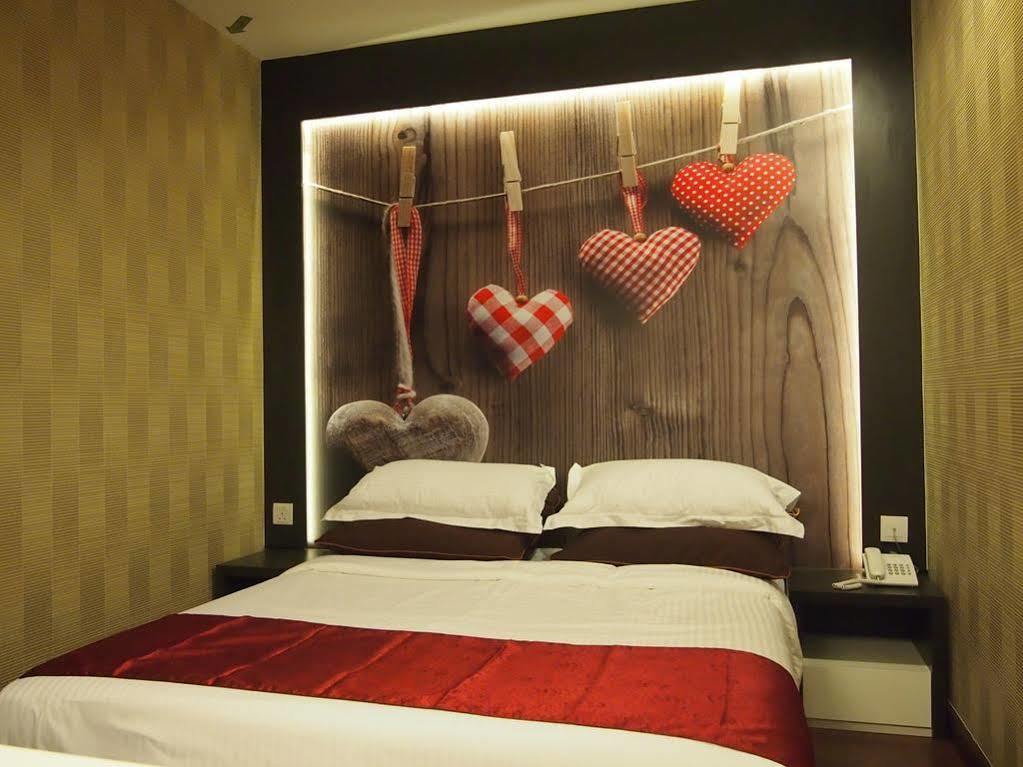 Hotel Zamburger Legenda Johor Bahru Buitenkant foto