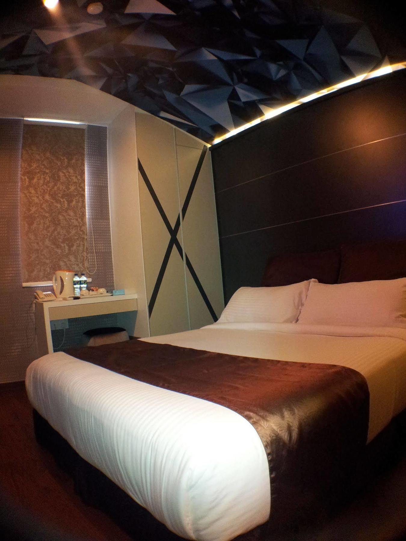 Hotel Zamburger Legenda Johor Bahru Buitenkant foto