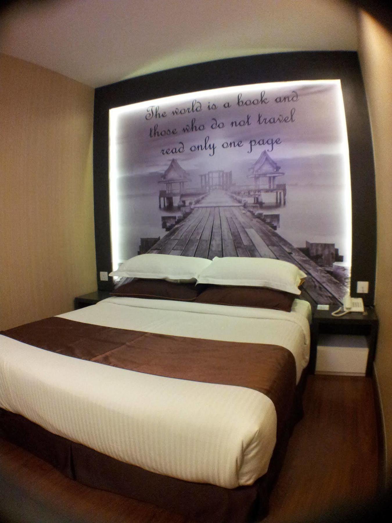 Hotel Zamburger Legenda Johor Bahru Buitenkant foto