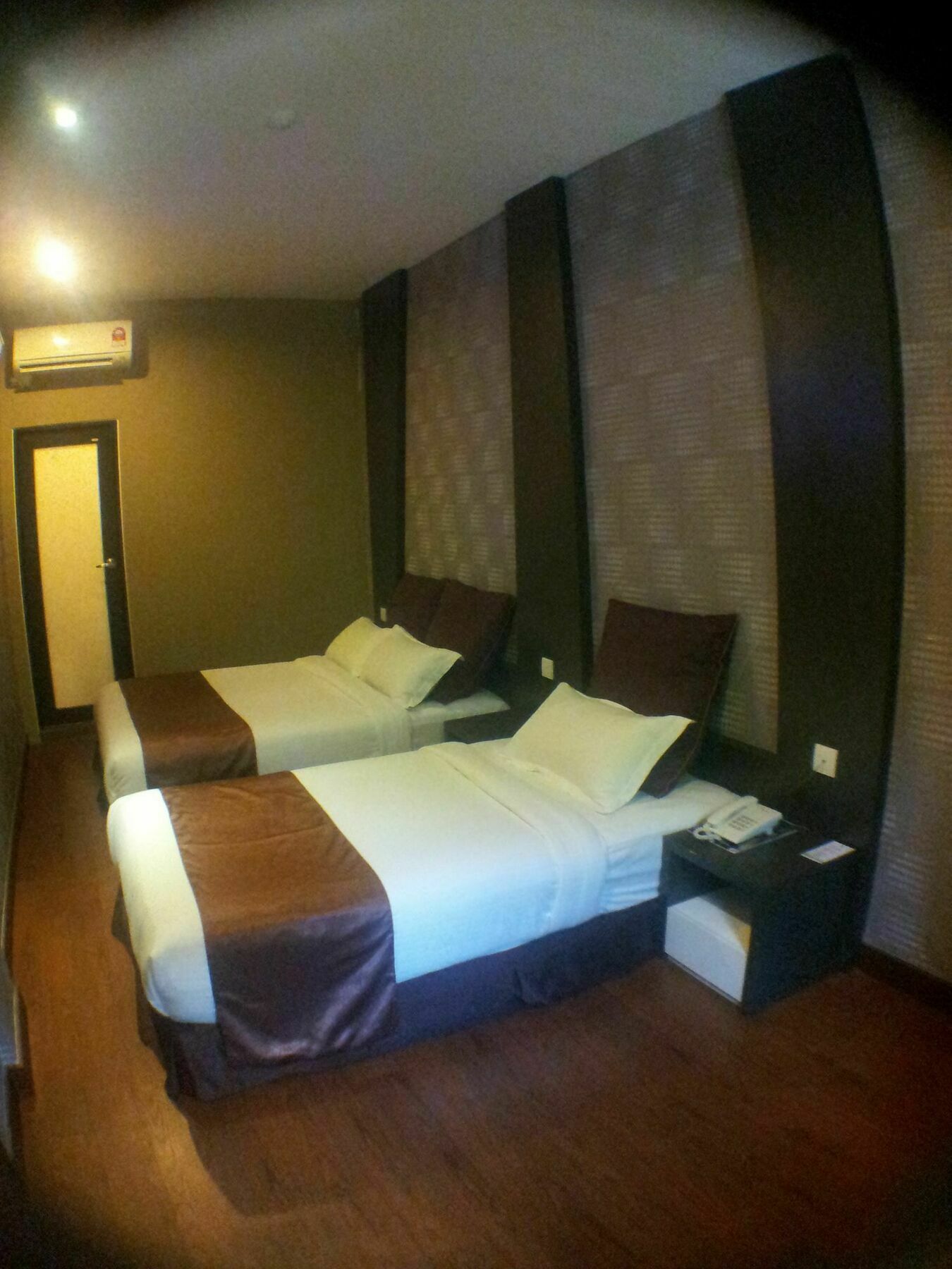 Hotel Zamburger Legenda Johor Bahru Buitenkant foto