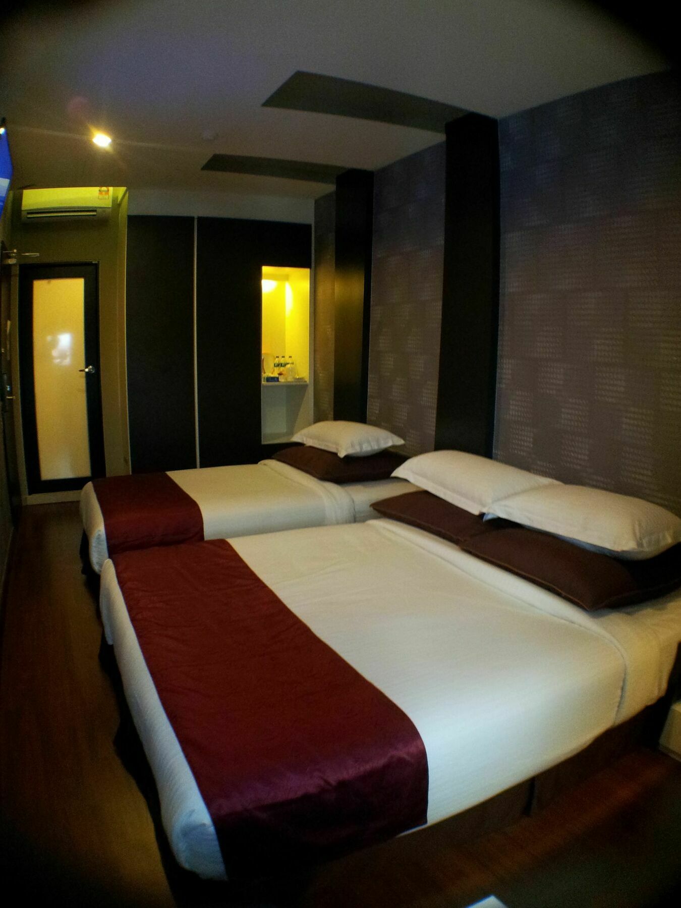 Hotel Zamburger Legenda Johor Bahru Buitenkant foto