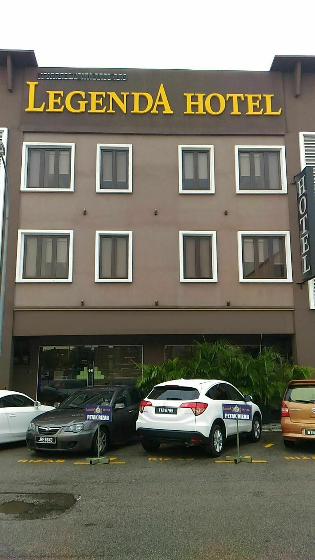 Hotel Zamburger Legenda Johor Bahru Buitenkant foto