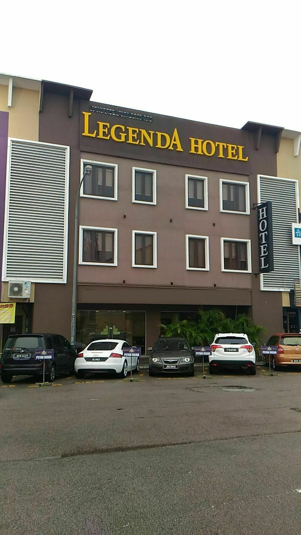 Hotel Zamburger Legenda Johor Bahru Buitenkant foto